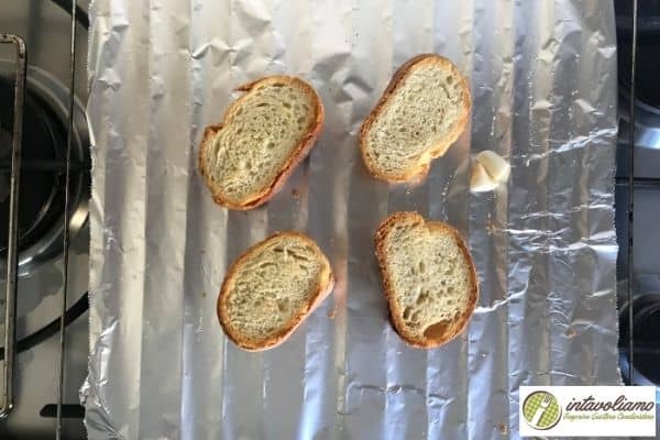 preparazione bruschetta arrostita