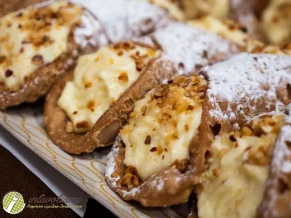 Cannoli siciliani alla ricotta